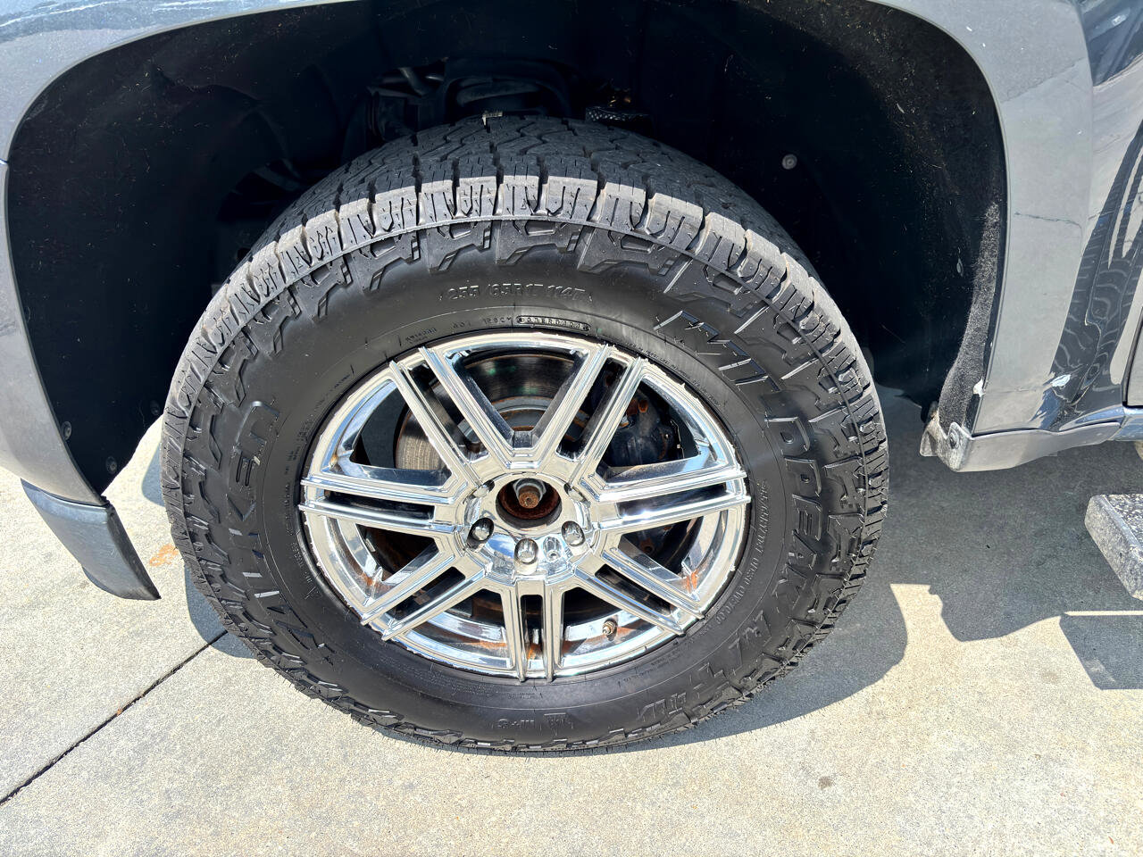 Used 2017 Chevrolet Colorado LT w/ Safety Package image 12
