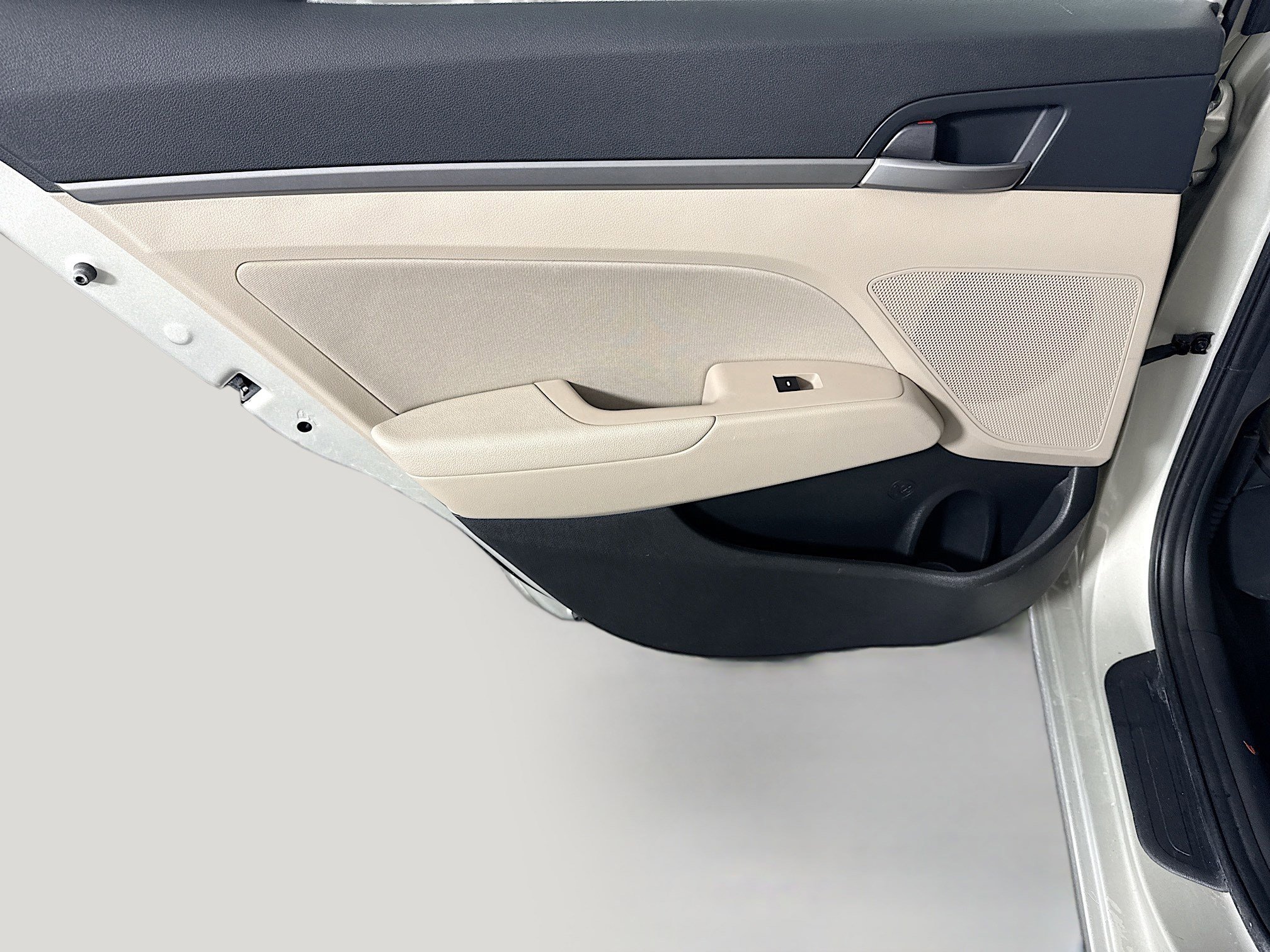 Used 2017 Hyundai Elantra SE image 25