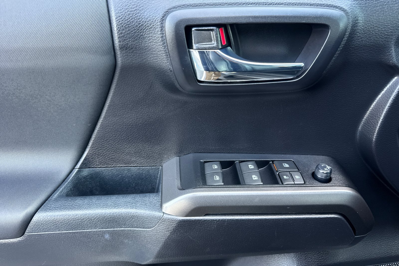 Certified 2021 Toyota Tacoma TRD Sport w/ TRD Premium Sport Package AWD/4WD image 17