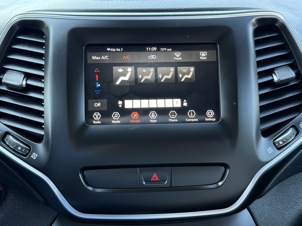 Used 2019 Jeep Cherokee Latitude Plus image 31