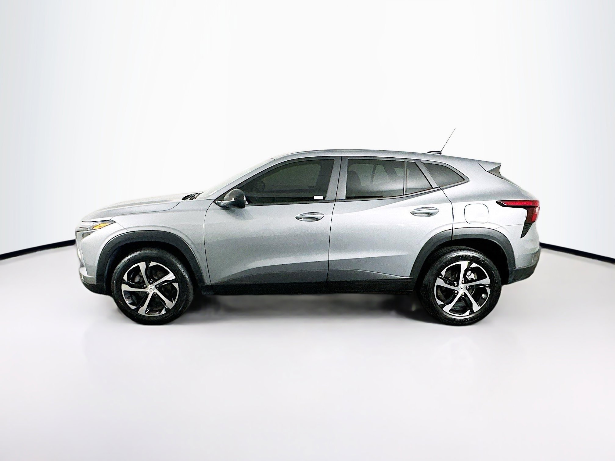 Used 2024 Chevrolet Trax RS w/ Driver Confidence Package FWD image 4