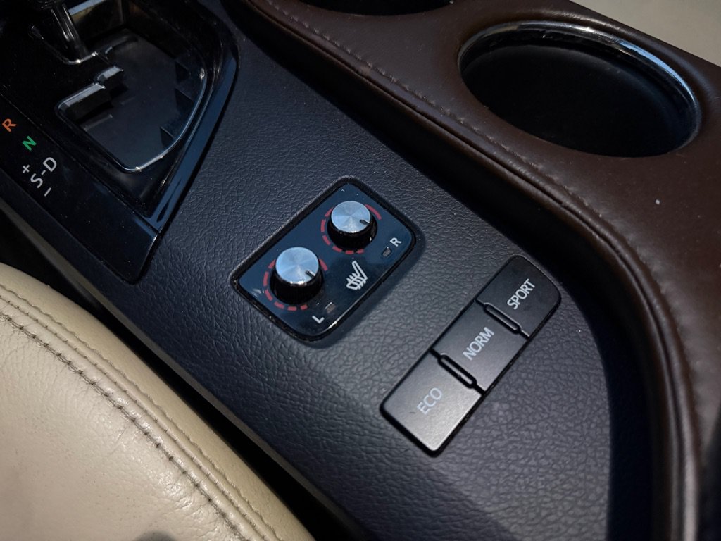 Used 2015 Toyota Avalon XLE FWD image 13