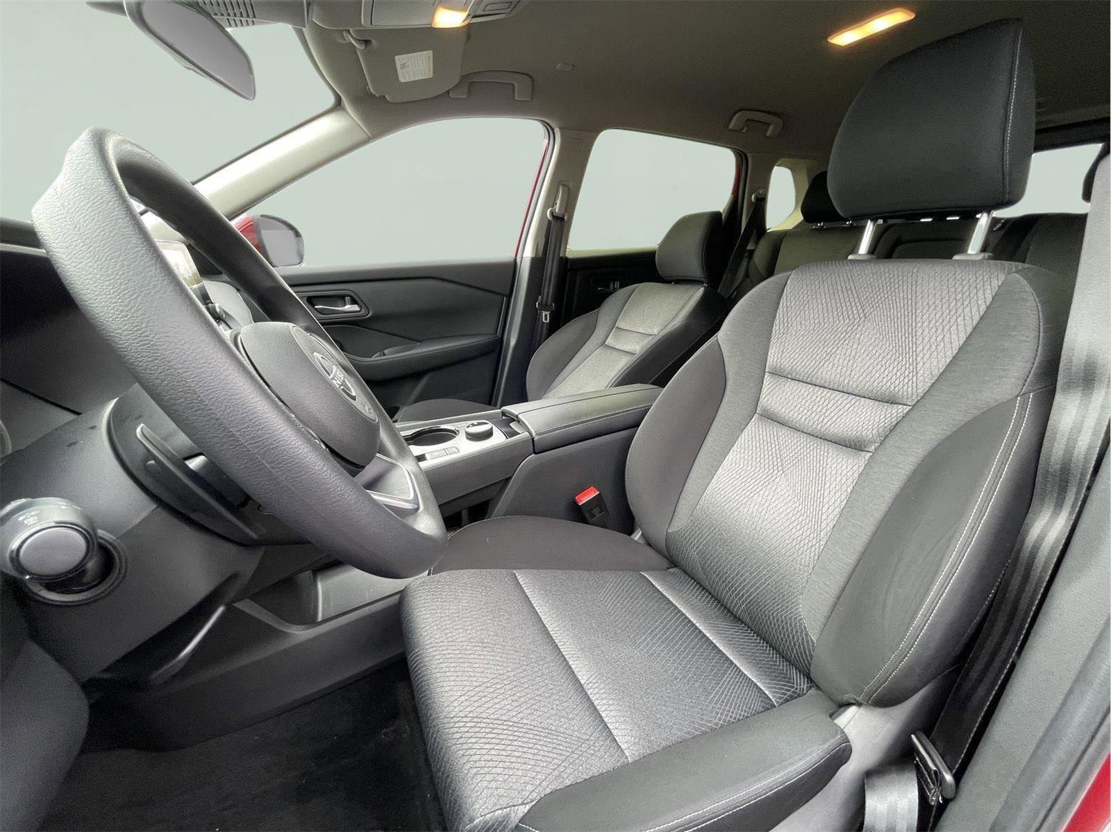 Used 2024 Nissan Rogue SV AWD/4WD image 12