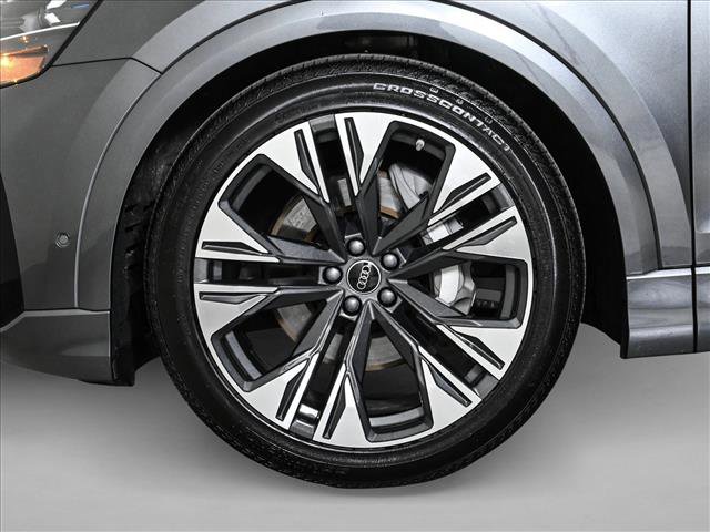 Certified 2025 Audi Q8 Prestige w/ Prestige Package AWD/4WD image 25