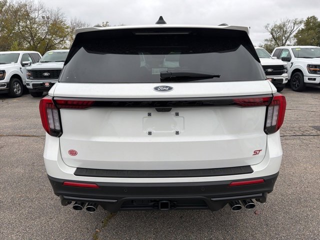 New 2026 Ford Explorer ST image 4