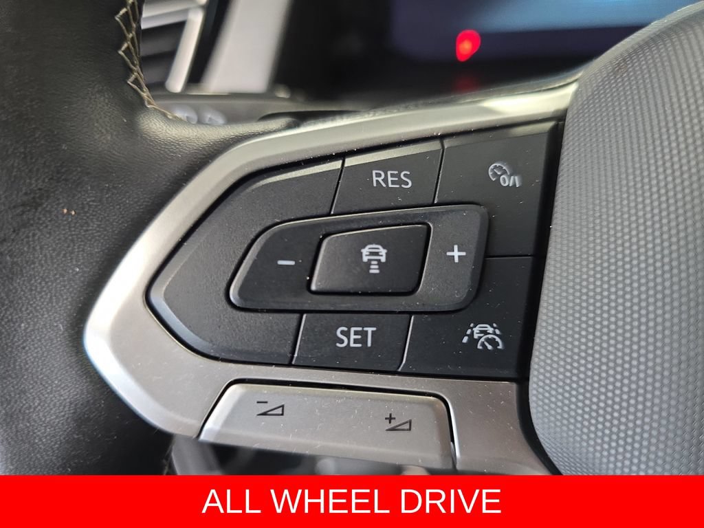 Used 2025 Volkswagen Atlas Cross Sport SE AWD/4WD image 18