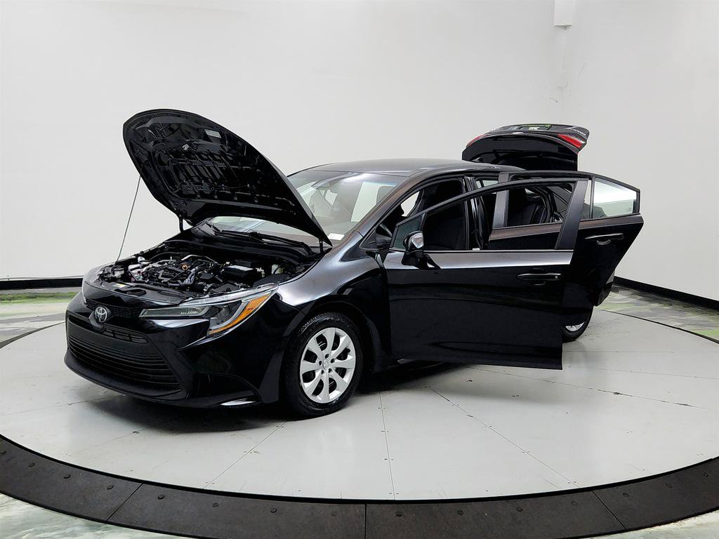 Used 2026 Toyota Corolla LE FWD image 9