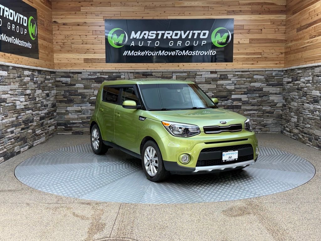 Used 2018 Kia Soul + image 2