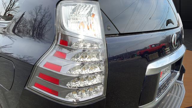 Used 2020 Lexus GX 460 Premium w/ Premium Package image 9