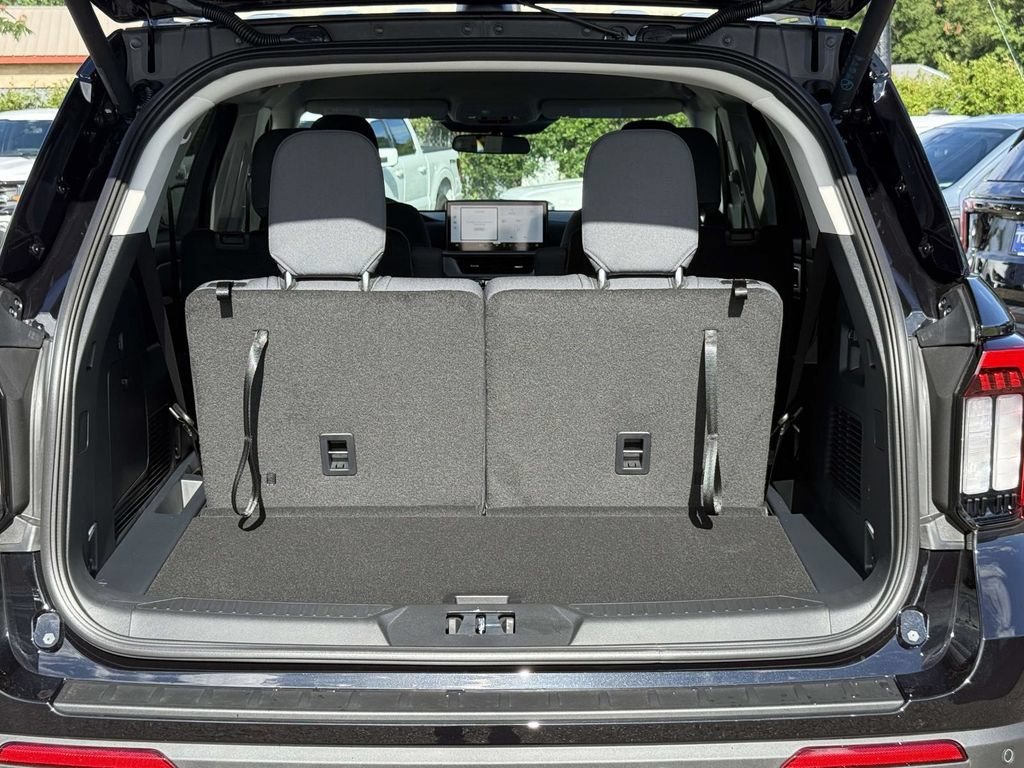New 2026 Ford Explorer Active RWD image 11