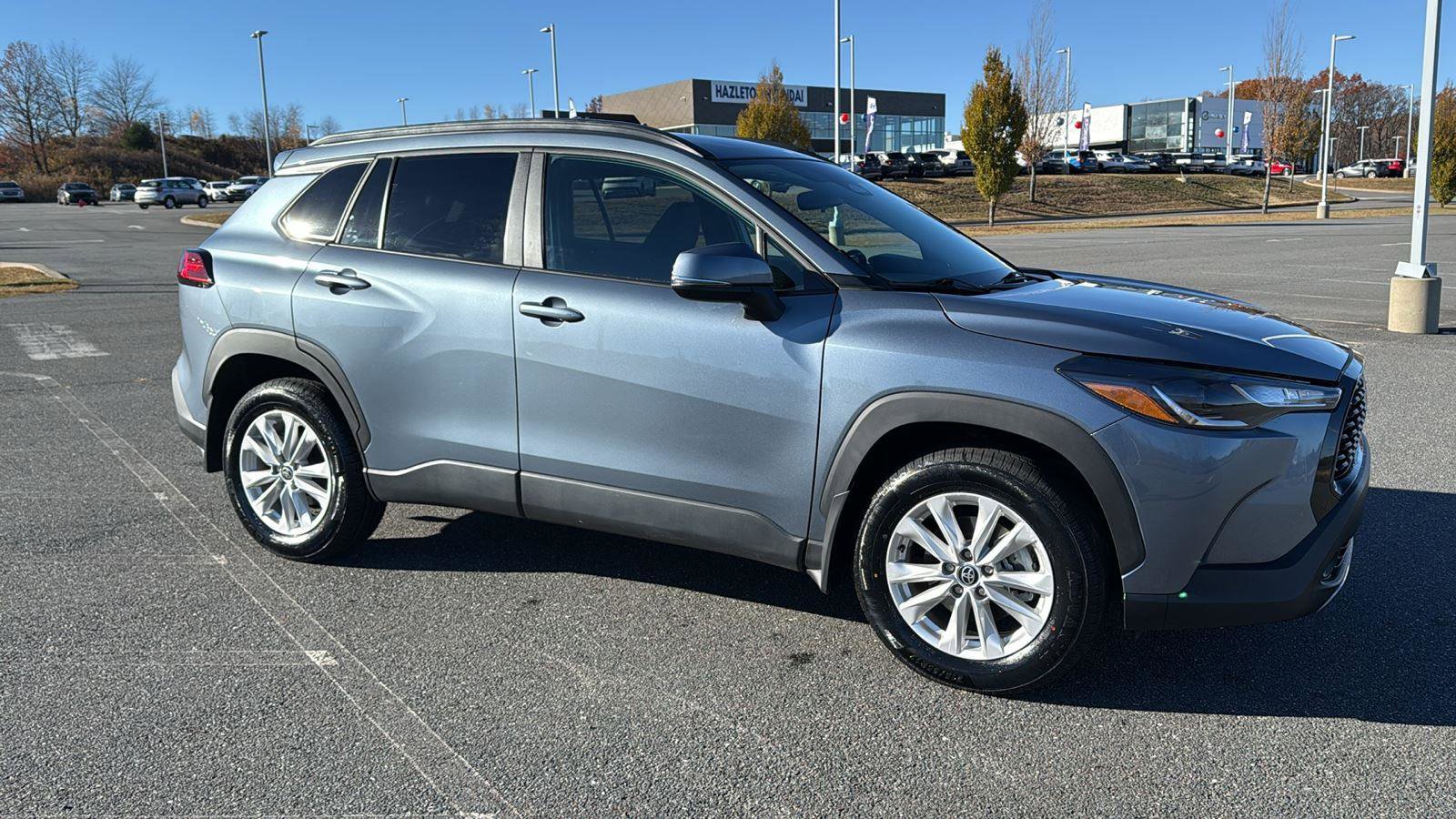Used 2023 Toyota Corolla Cross LE image 2