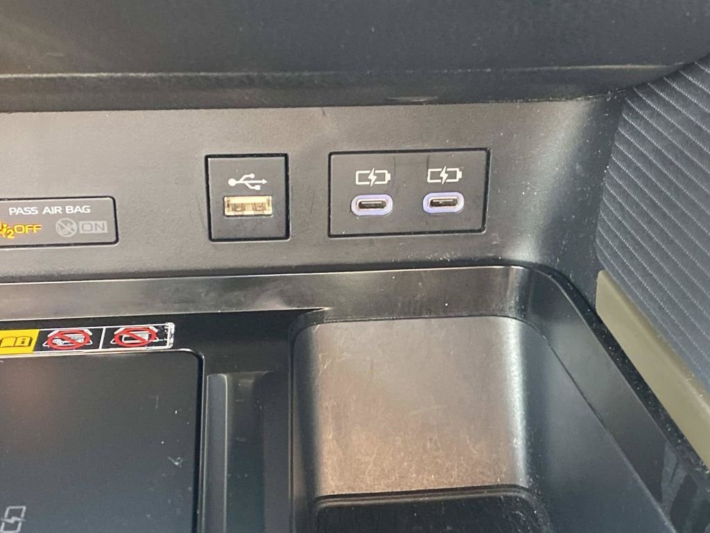 Used 2025 Toyota Camry SE w/ Convenience Package FWD image 27