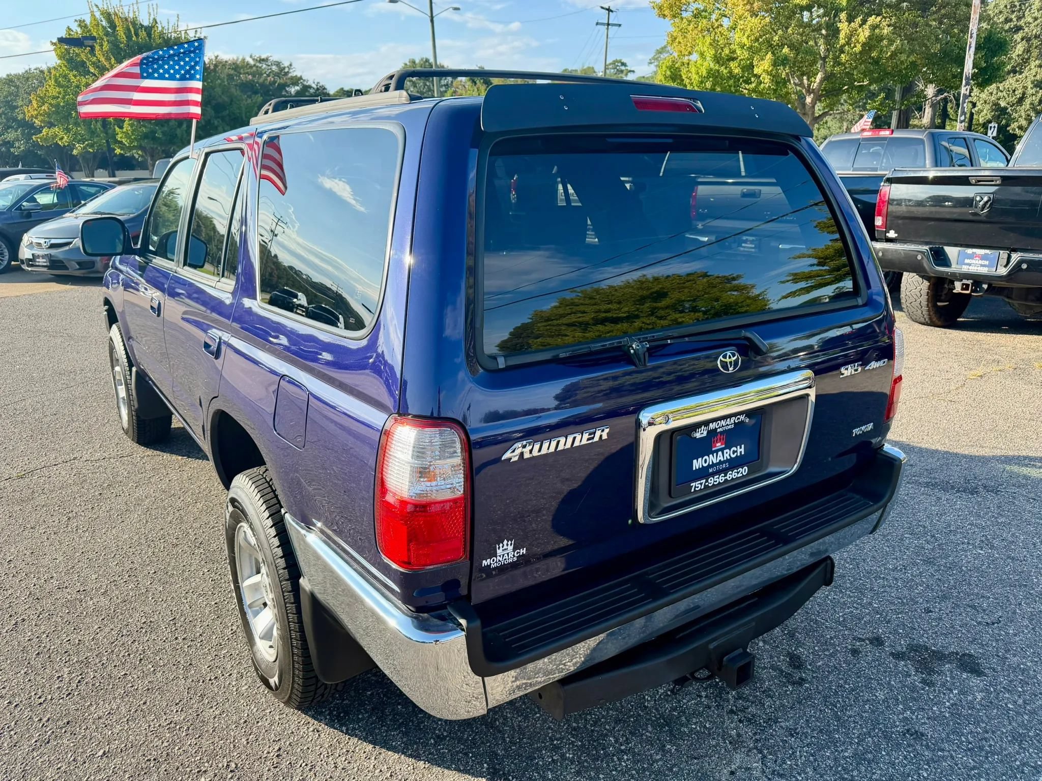 Used 2002 Toyota 4Runner SR5 AWD/4WD image 3