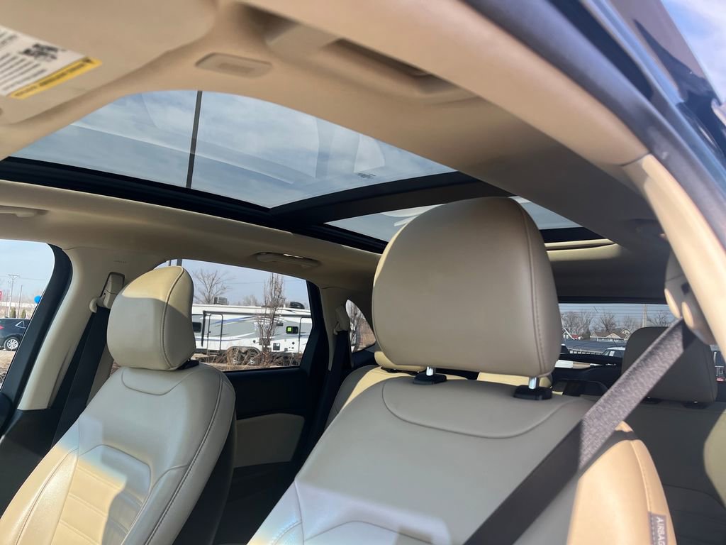 Used 2019 Ford Edge SEL w/ Equipment Group 201A image 29