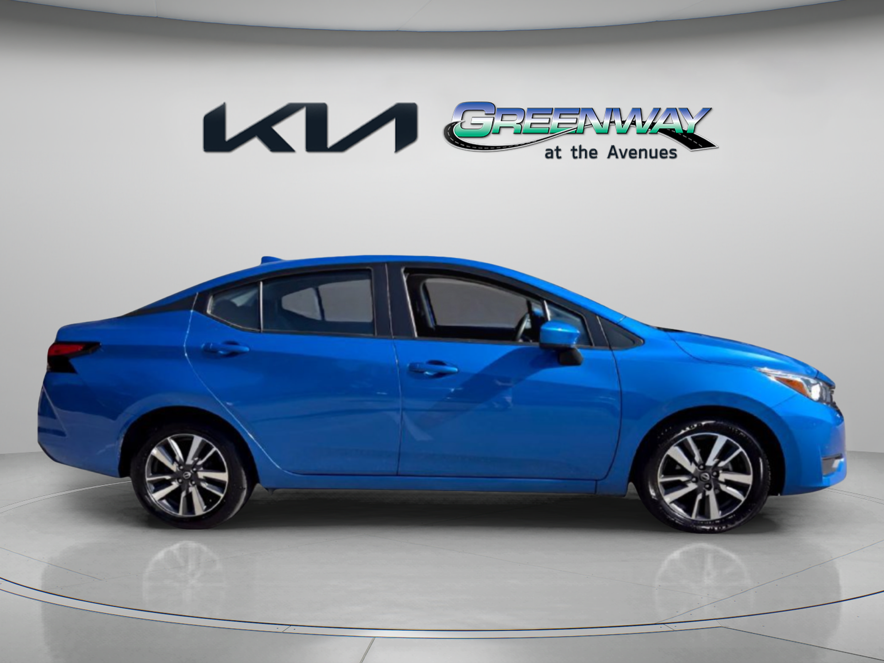 Used 2024 Nissan Versa SV FWD image 8