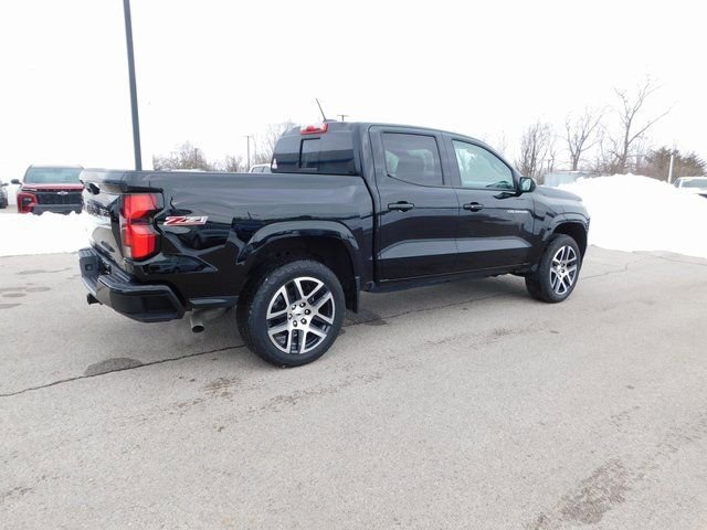 Used 2024 Chevrolet Colorado Z71 w/ Z71 Convenience Package 2 image 3