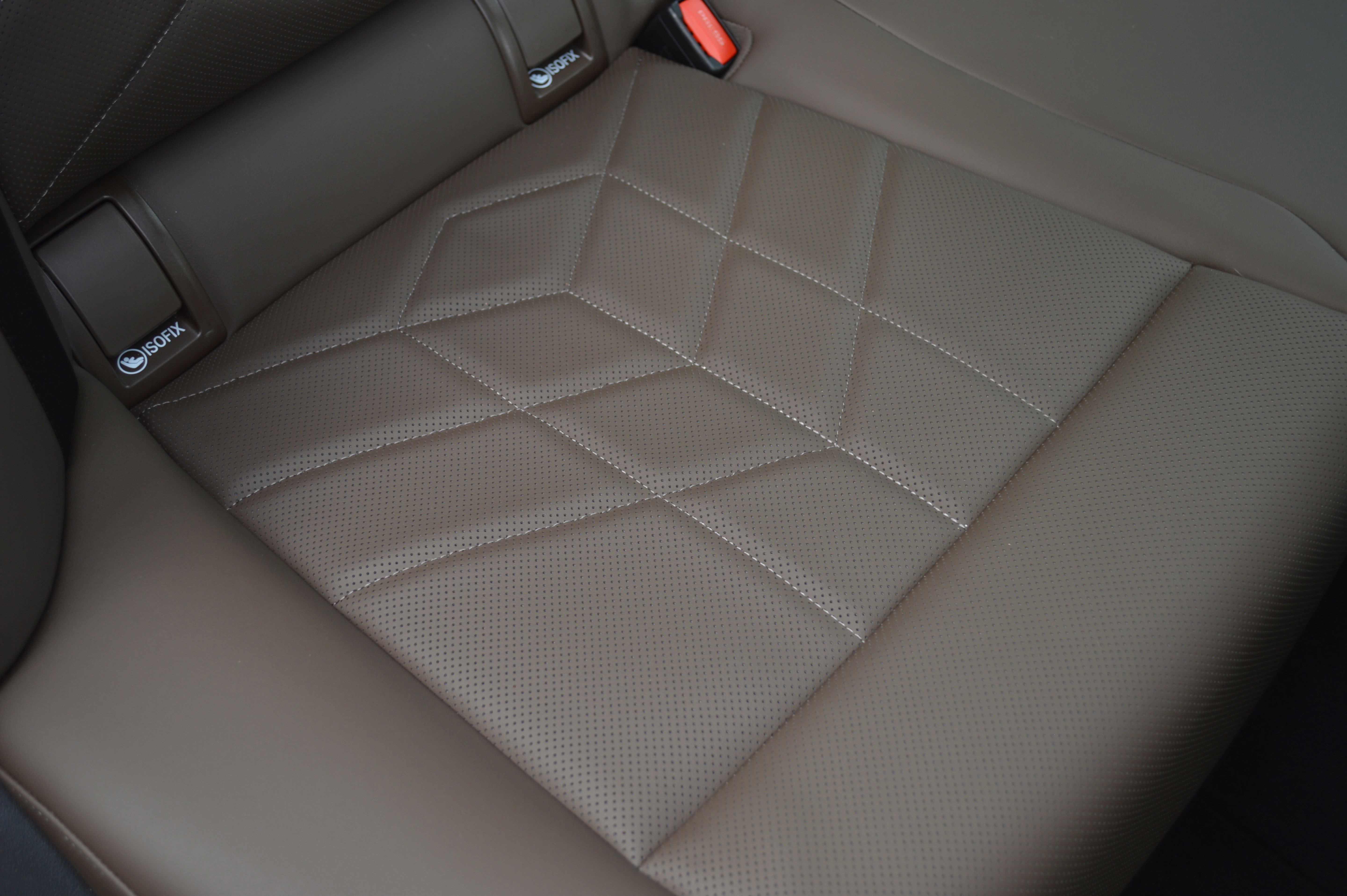 Used 2025 BMW 530i xDrive w/ Premium Package image 34