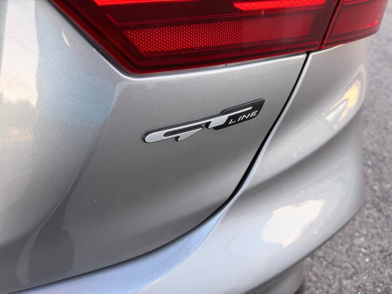 Used 2023 Kia Forte GT-Line w/ GT-Line Technology Package FWD image 12