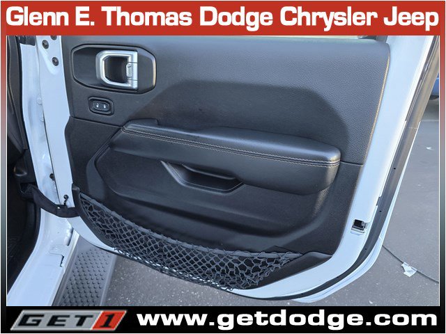 Used 2022 Jeep Wrangler Unlimited Sahara image 37