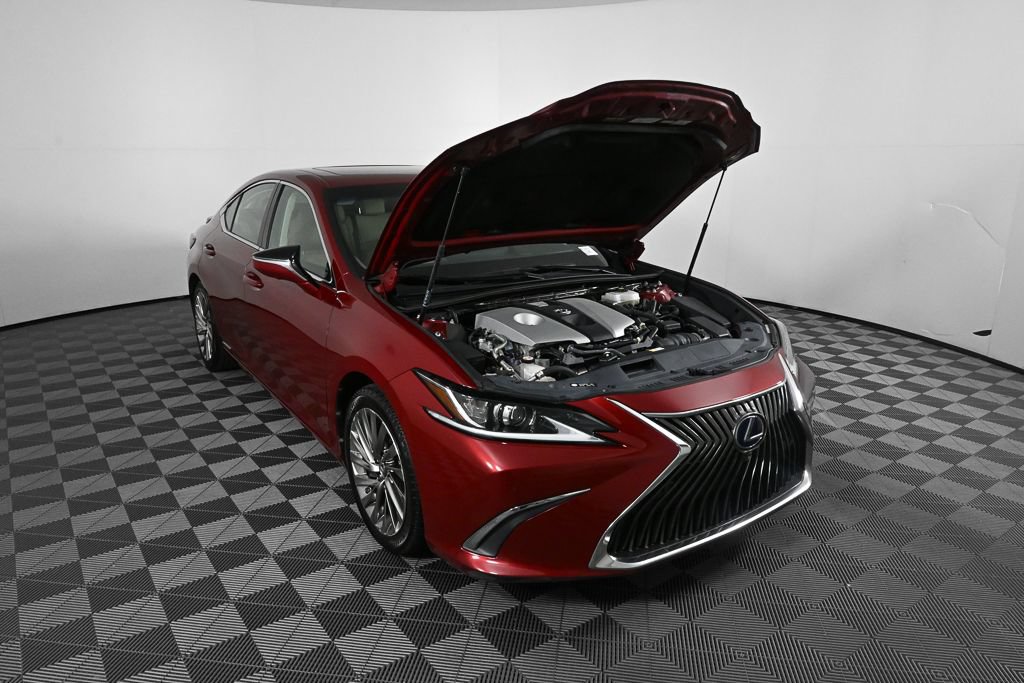 Used 2020 Lexus ES 300h w/ Accessory Package FWD image 29