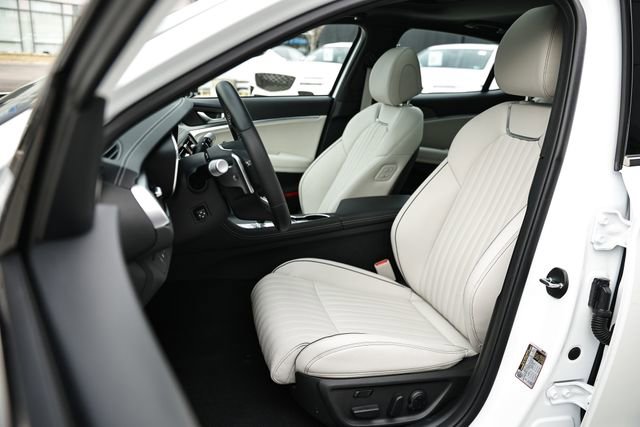 Used 2025 Genesis G70 3.3T Advanced image 21