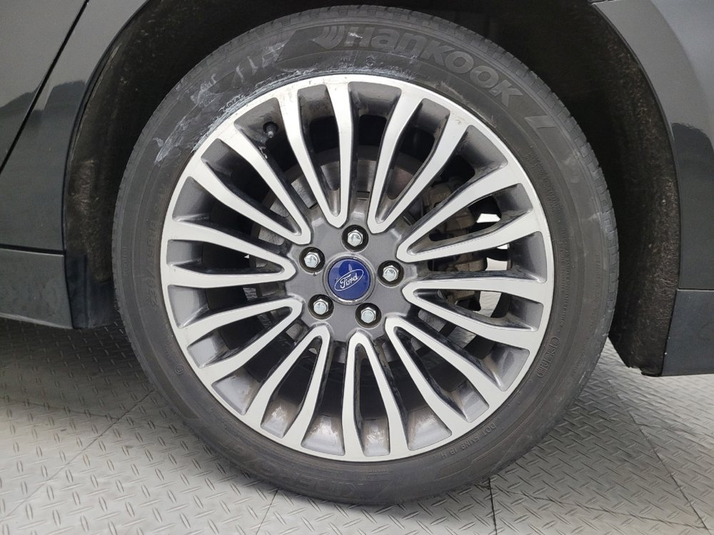 Used 2017 Ford Fusion SE w/ Fusion SE Technology Package image 31