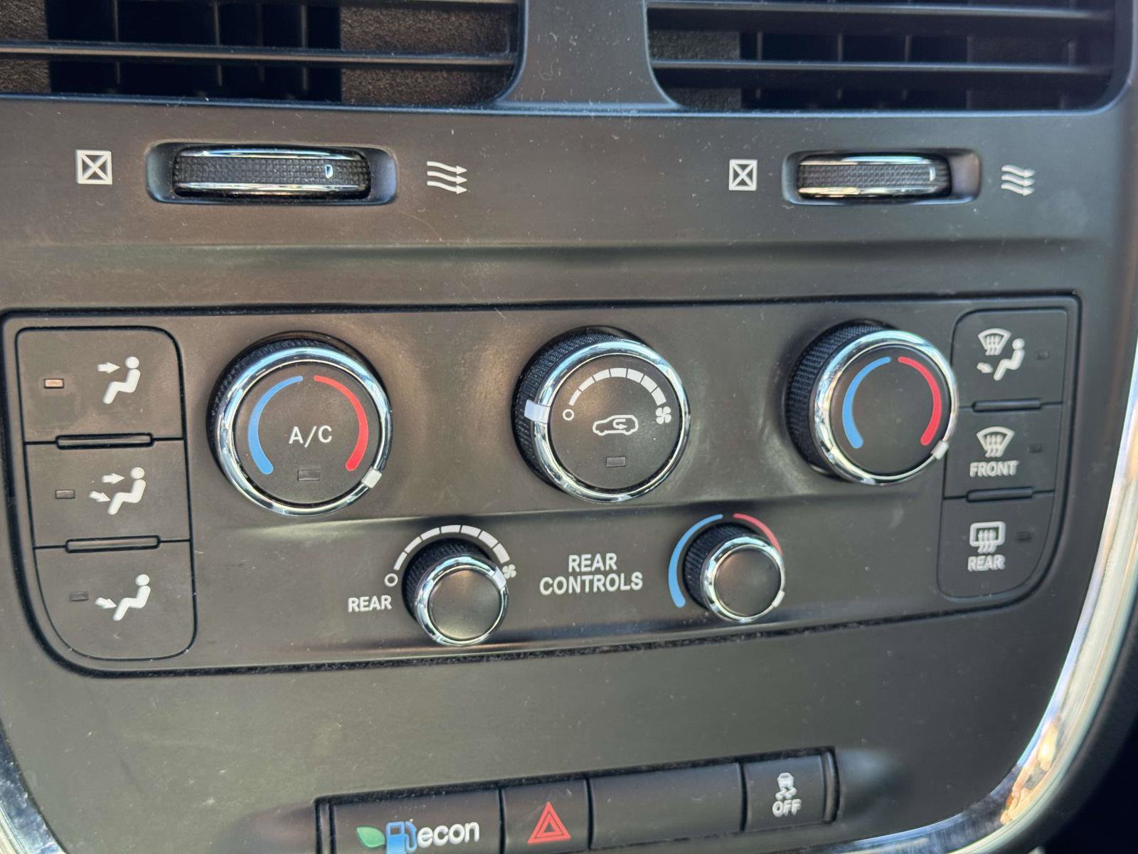 Used 2019 Dodge Grand Caravan SXT image 27