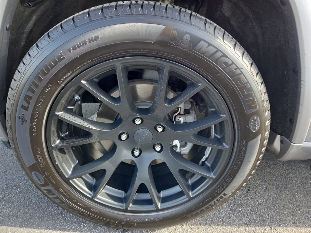 Used 2019 Jeep Grand Cherokee Altitude image 16