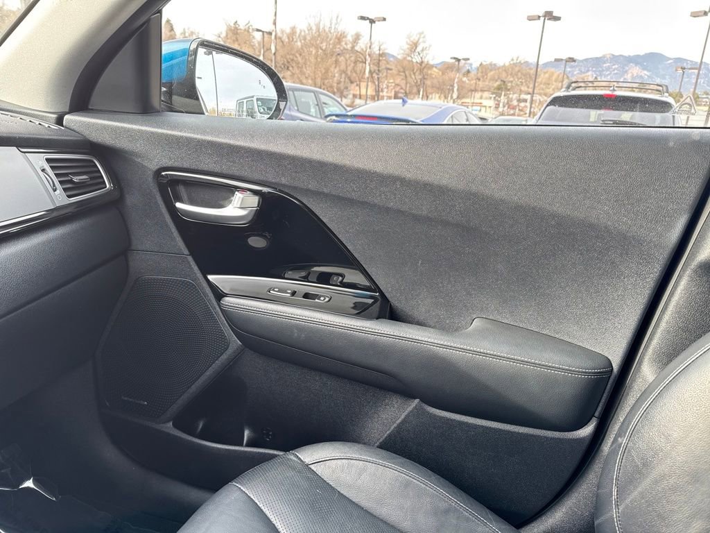 Used 2017 Kia Niro Touring image 45