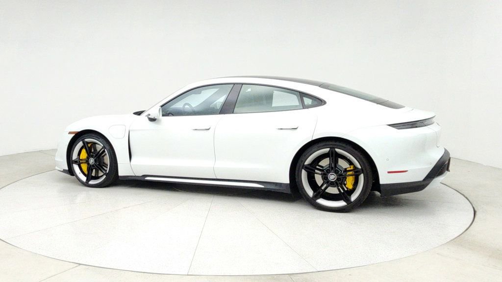Used 2020 Porsche Taycan image 7