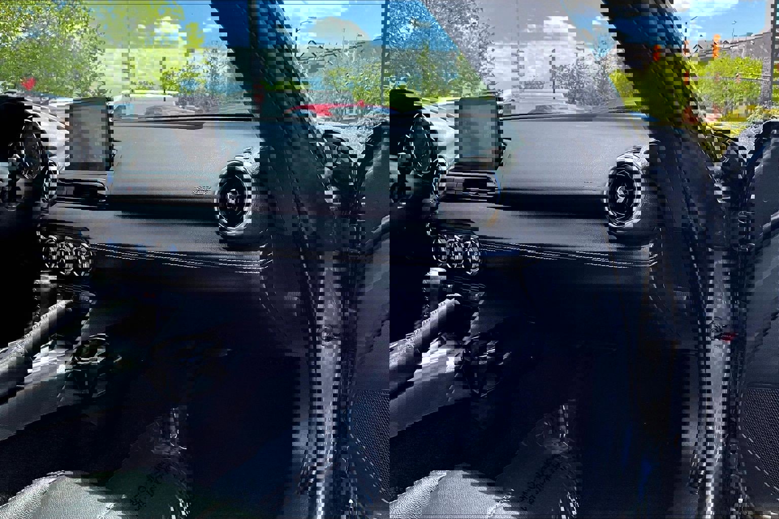 Used 2021 MAZDA MX-5 Miata RF Grand Touring image 16