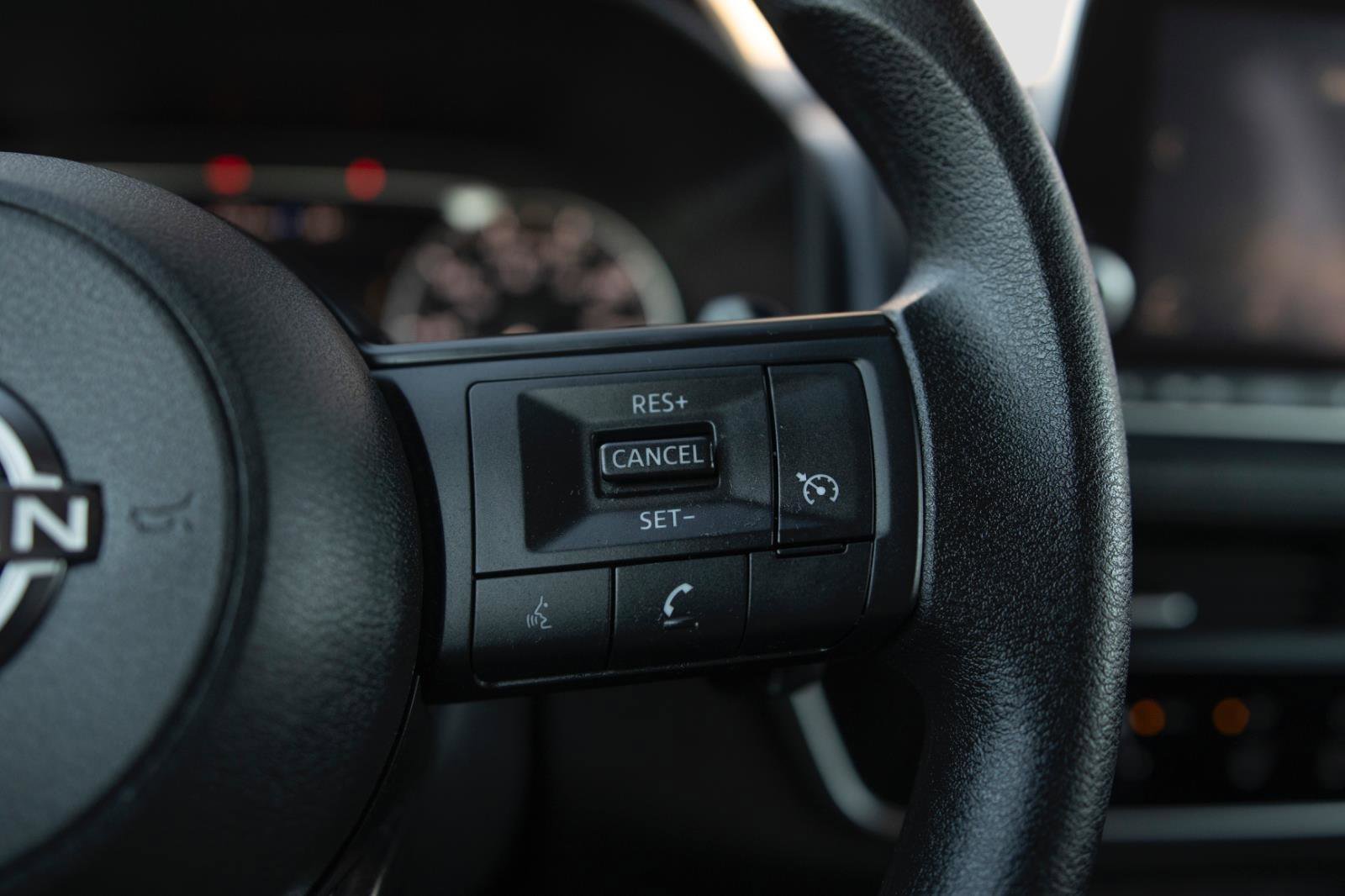 Used 2023 Nissan Rogue S image 7