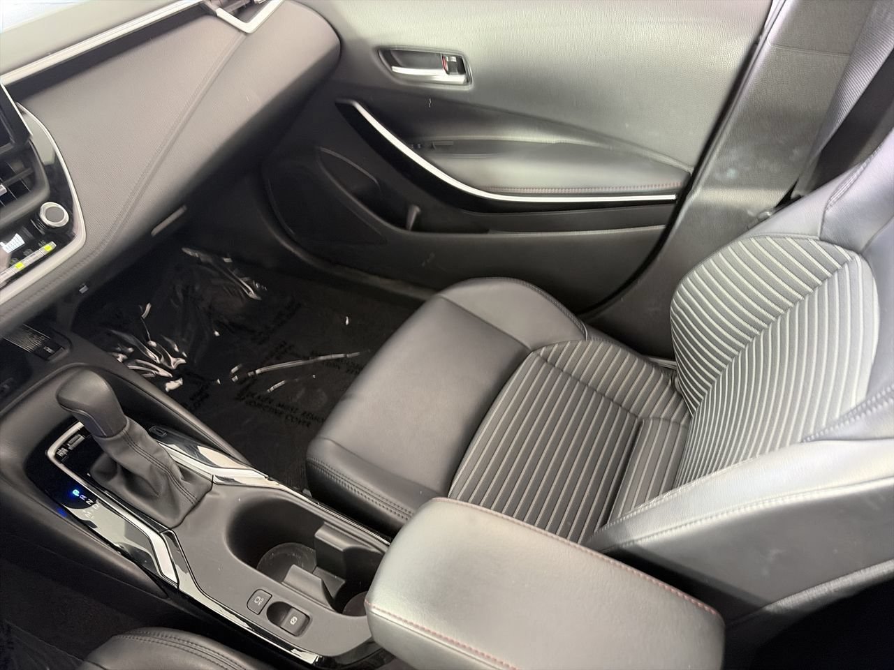 Used 2024 Toyota Corolla XSE FWD image 23