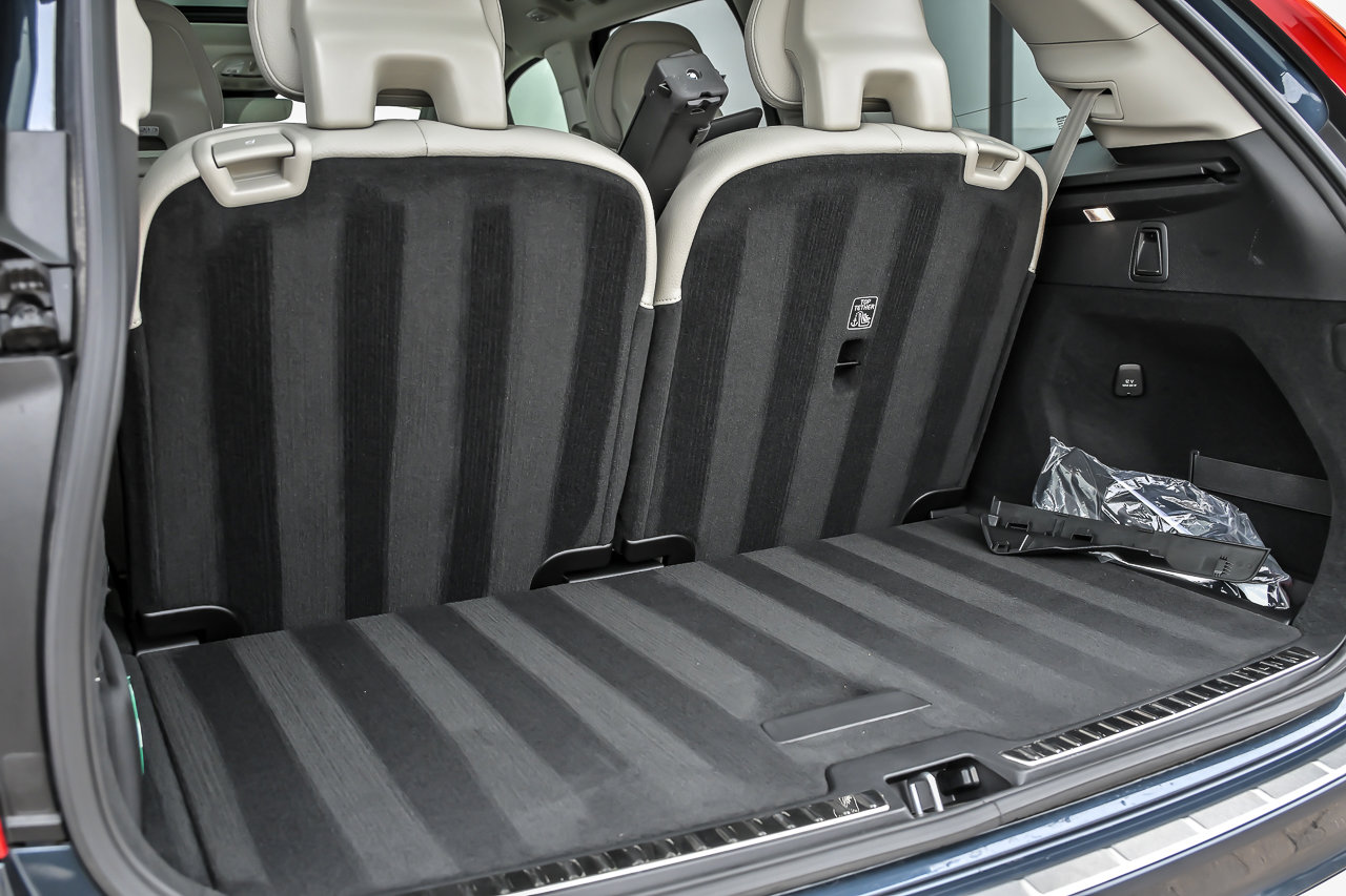 Used 2025 Volvo XC90 T8 Plus w/ Protection Package Premier AWD/4WD image 19