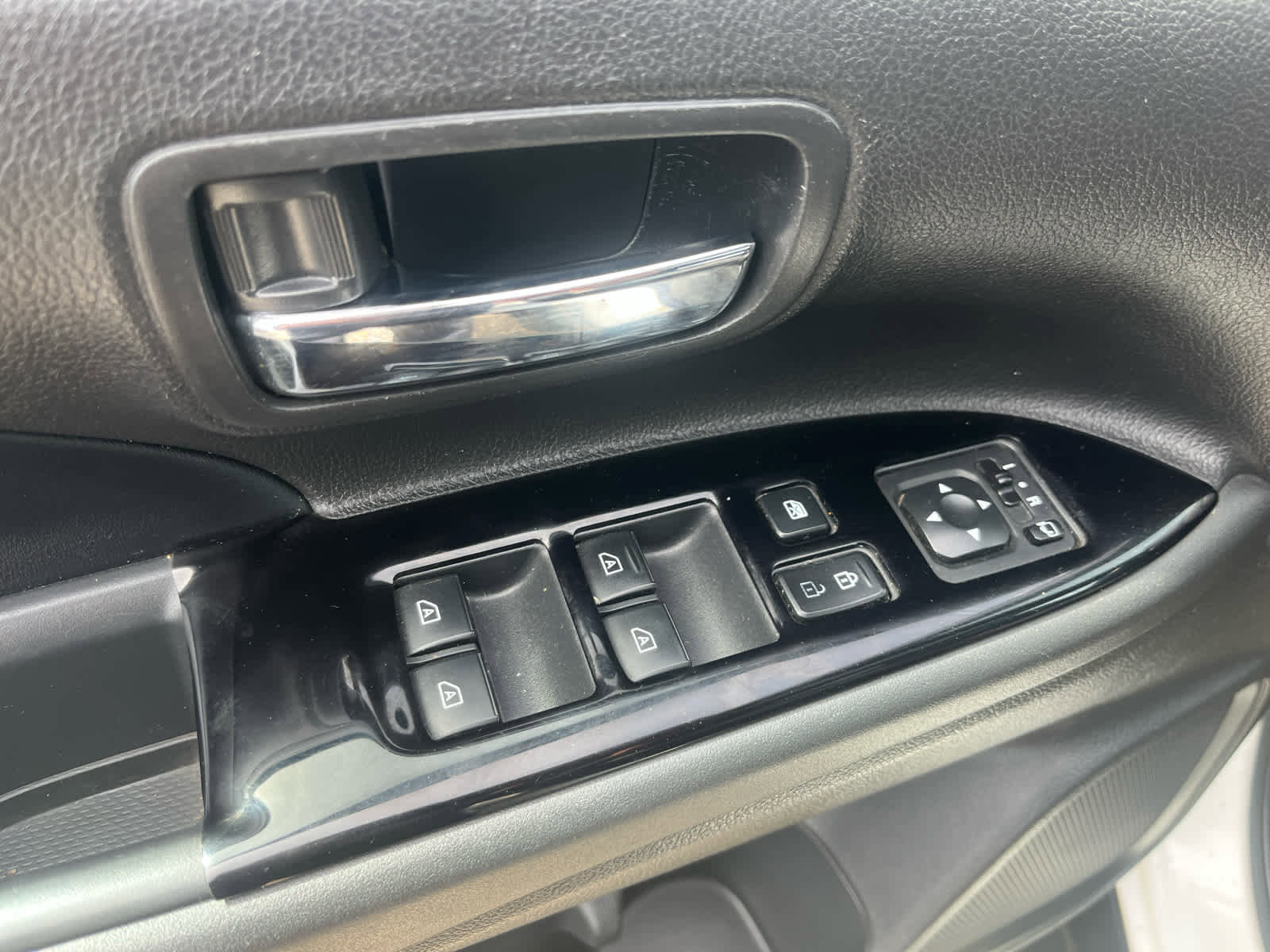 Used 2020 Mitsubishi Outlander LE FWD image 7