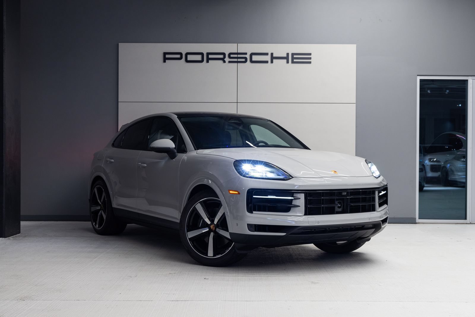 New 2026 Porsche Cayenne Coupe AWD/4WD image 9