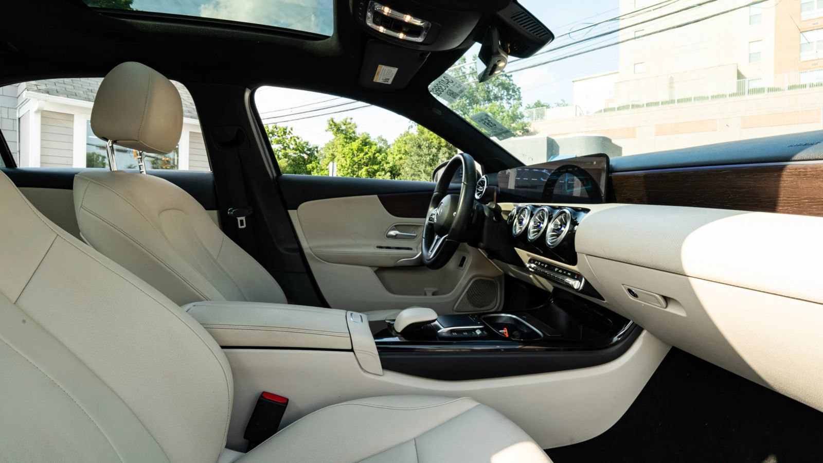 Used 2022 Mercedes-Benz A 220 4MATIC w/ Premium Package Lite image 10