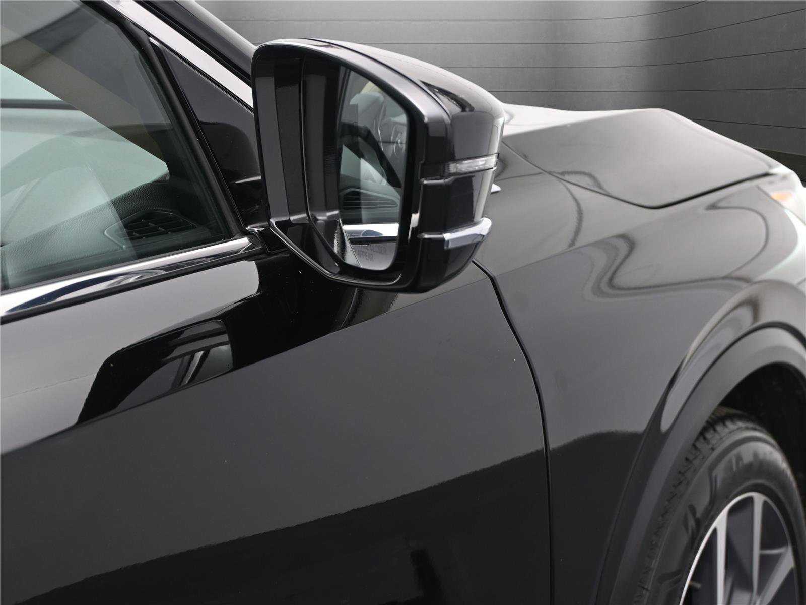 Certified 2023 Acura MDX SH-AWD w/ Technology Package image 17