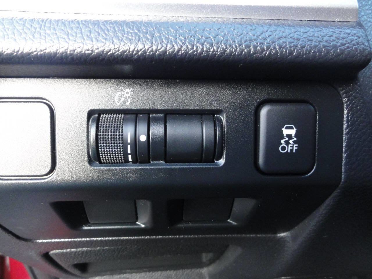 Used 2017 Subaru Crosstrek 2.0i Premium image 36