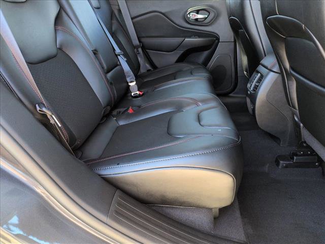 Used 2022 Jeep Cherokee Trailhawk image 19