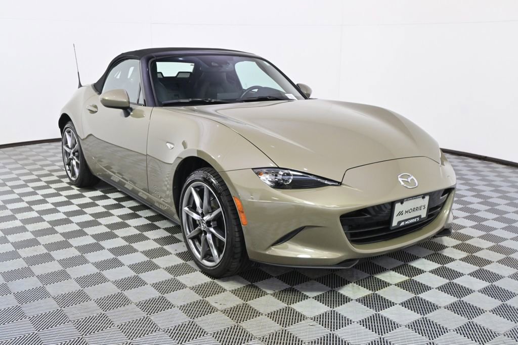 Used 2023 MAZDA MX-5 Miata Grand Touring RWD image 9