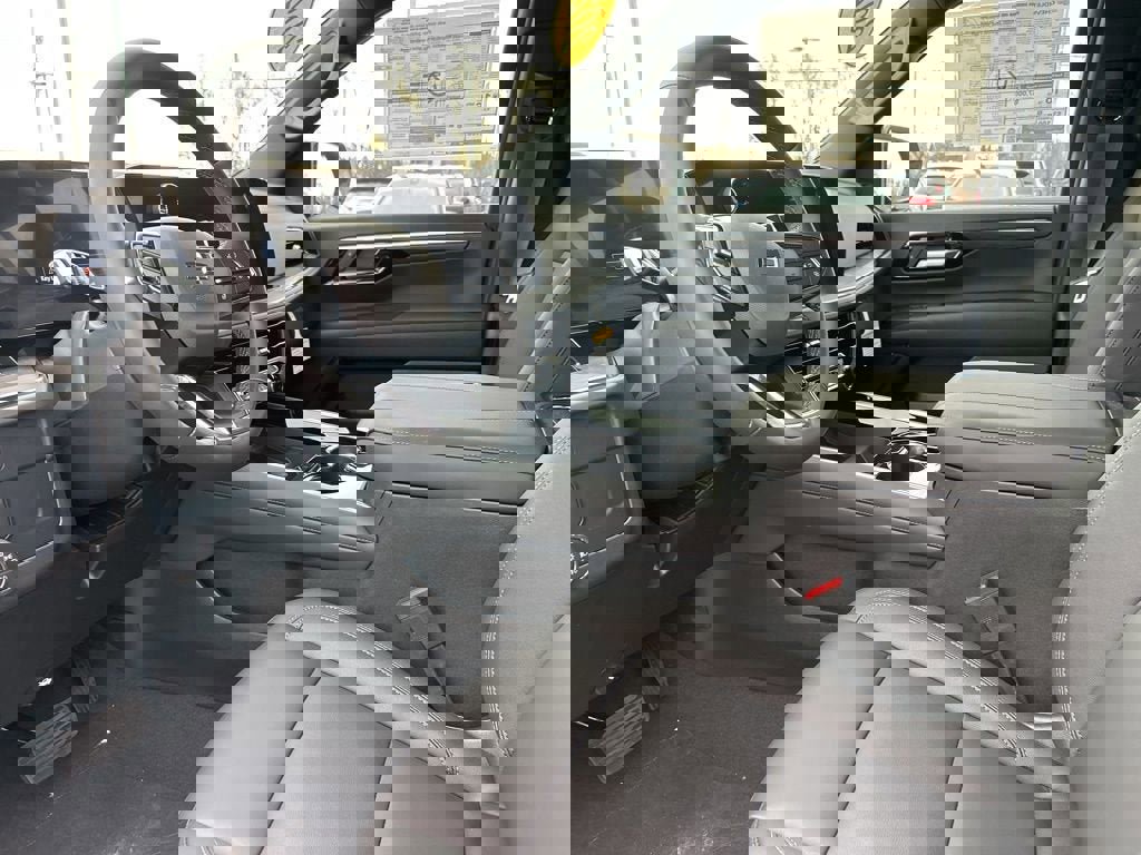 New 2026 Chevrolet Suburban Z71 w/ Comfort Package image 2