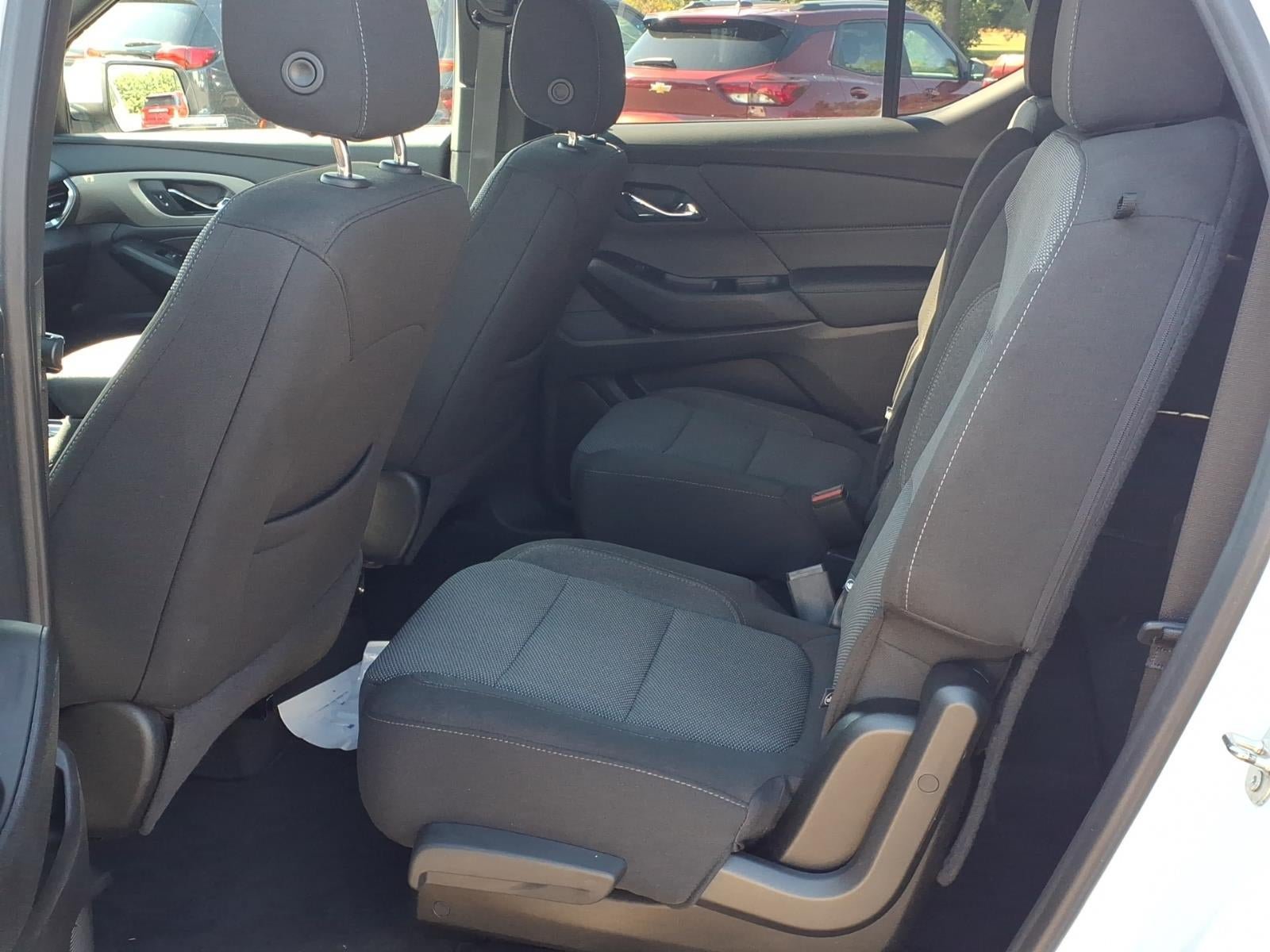 Used 2023 Chevrolet Traverse LT AWD/4WD image 9