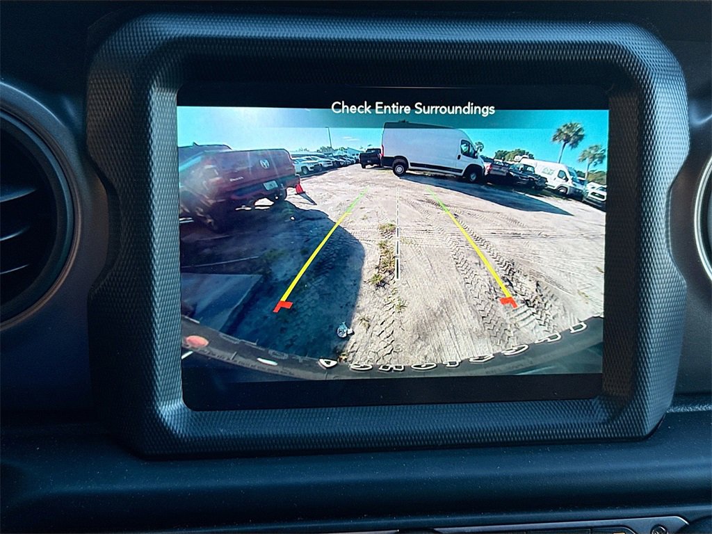 Used 2023 Jeep Wrangler Unlimited w/ Cold Weather Group image 15