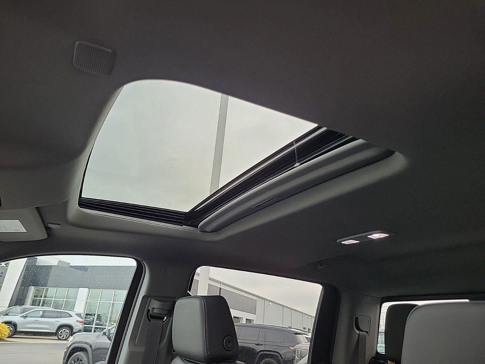 New 2026 GMC Sierra 1500 SLT w/ SLT Premium Package image 30