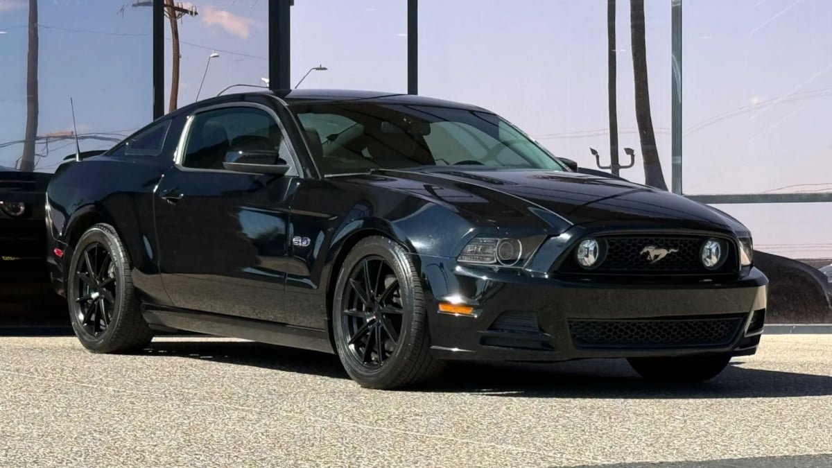 Used 2014 Ford Mustang GT w/ Equipment Group 301A RWD image 17