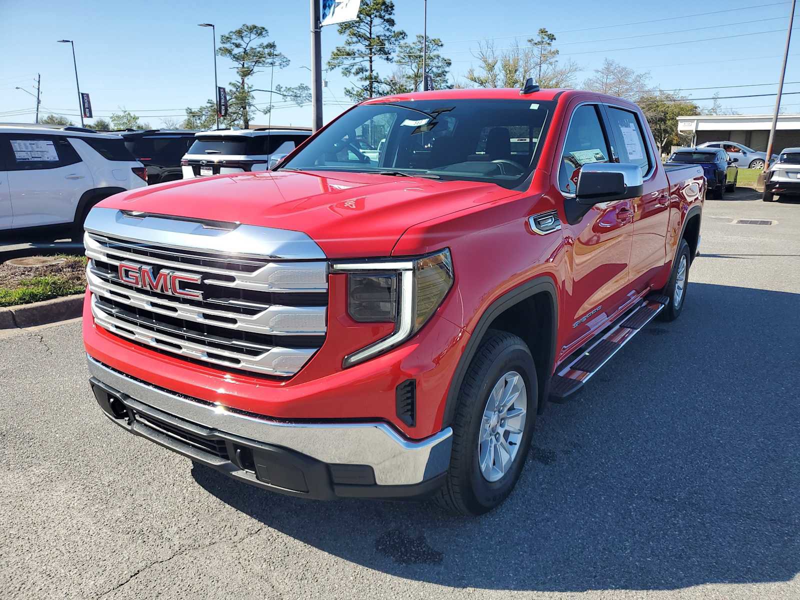 New 2025 GMC Sierra 1500 SLE w/ Preferred Package