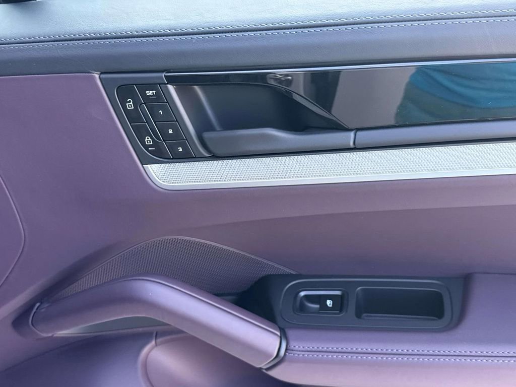 New 2026 Porsche Cayenne Coupe image 19