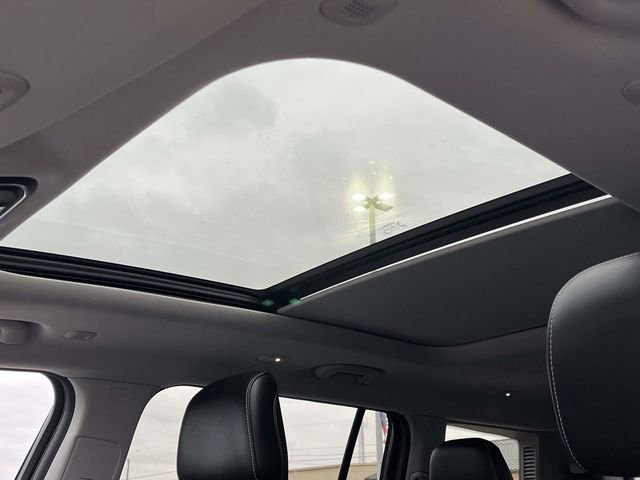 Used 2022 Jeep Grand Cherokee L Limited w/ MOPAR Finishing Package image 14