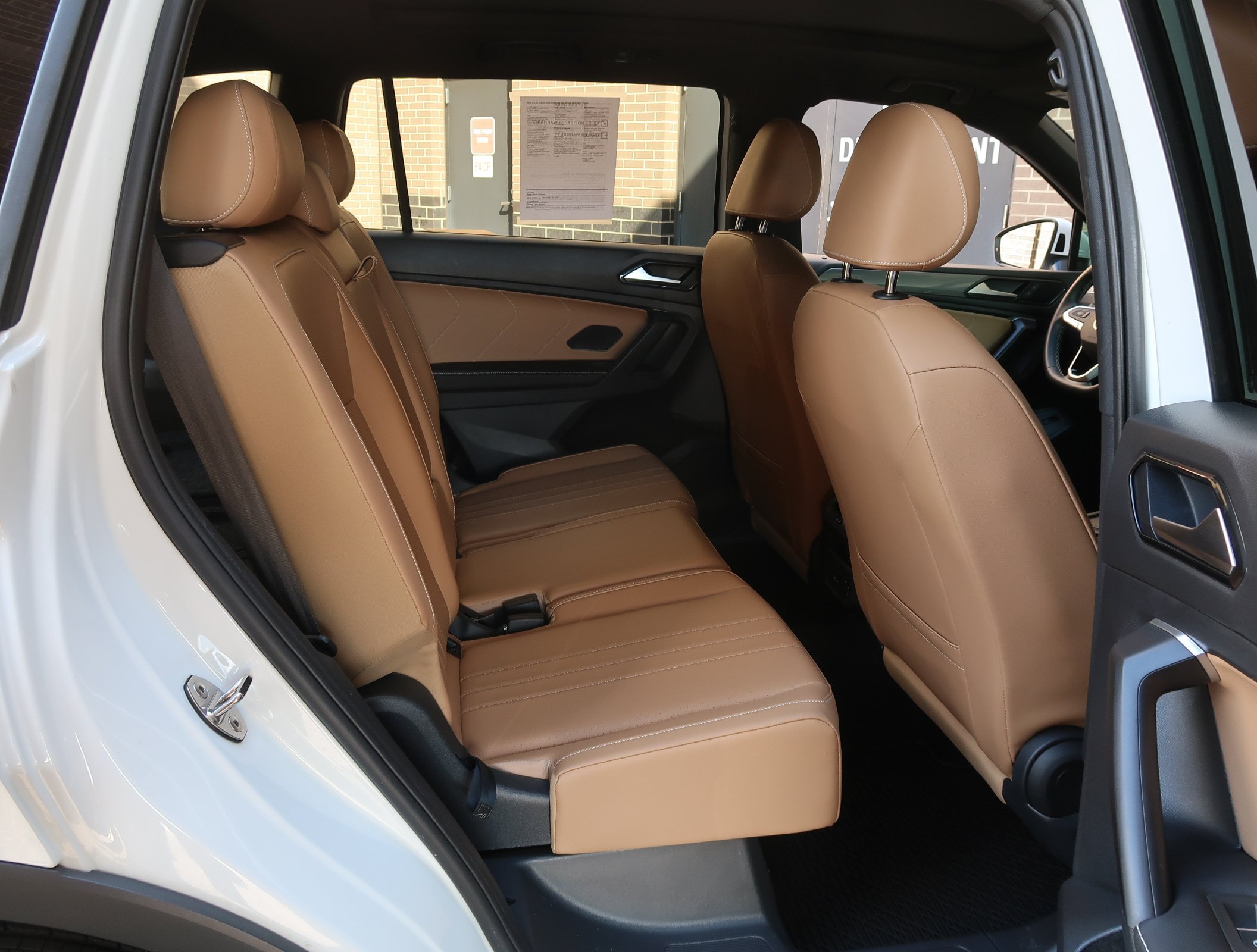 Used 2024 Volkswagen Tiguan SE FWD image 38